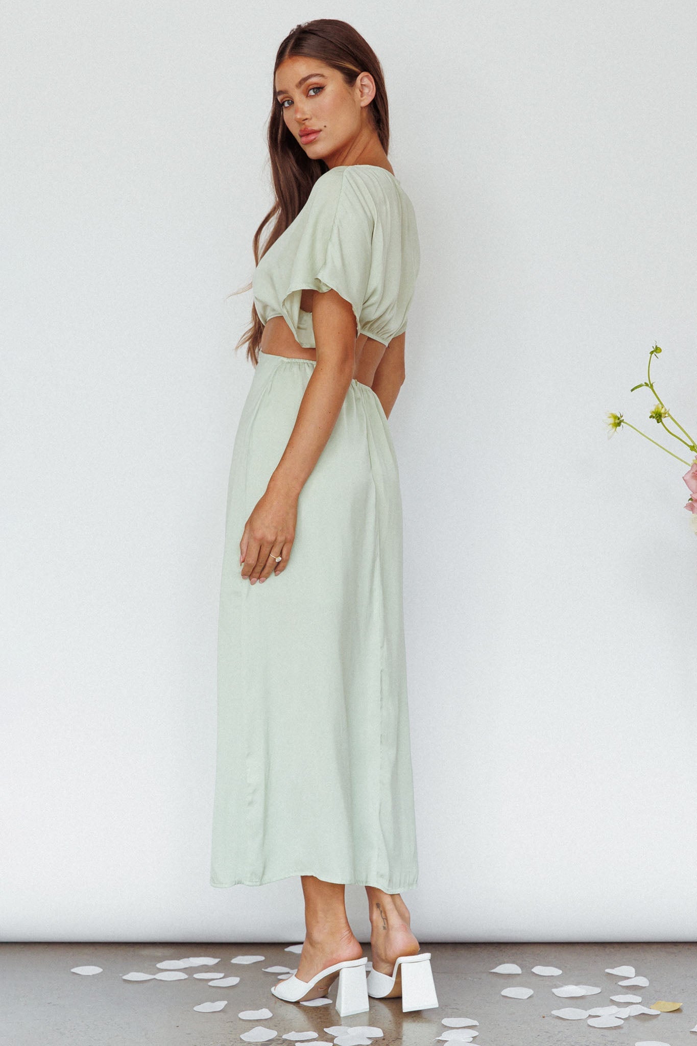 Getaway Cut-Out Waist Midi Dress Pistachio